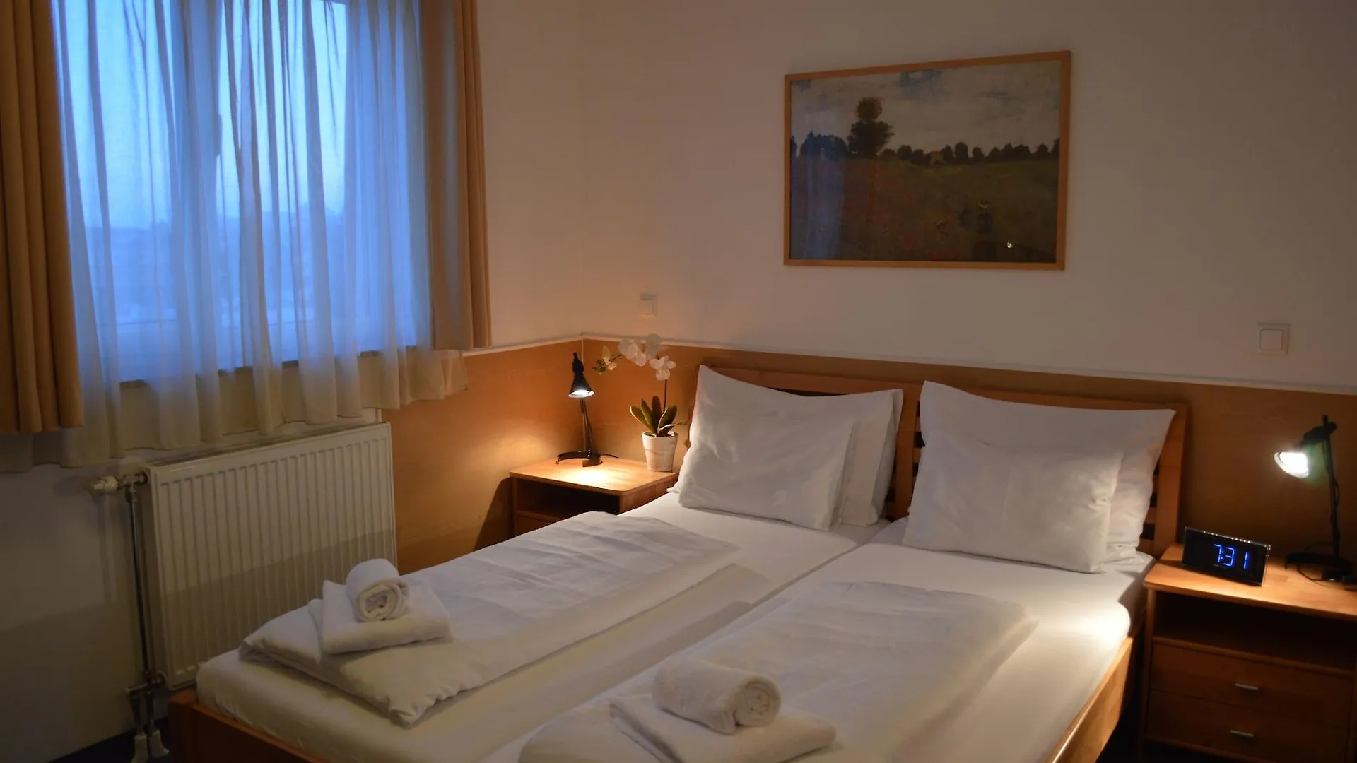 Hotel Donaustadt Kagran - At Metro U1 Viena Austria