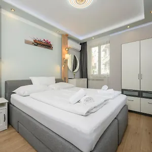 מלון דירות Elegance Palais Palffy