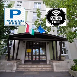 mogyorodi-hostel.inbudapesthotels.com/