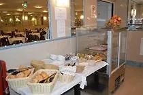 Hotel Donaustadt Kagran - At Metro U1 Viena 3*,