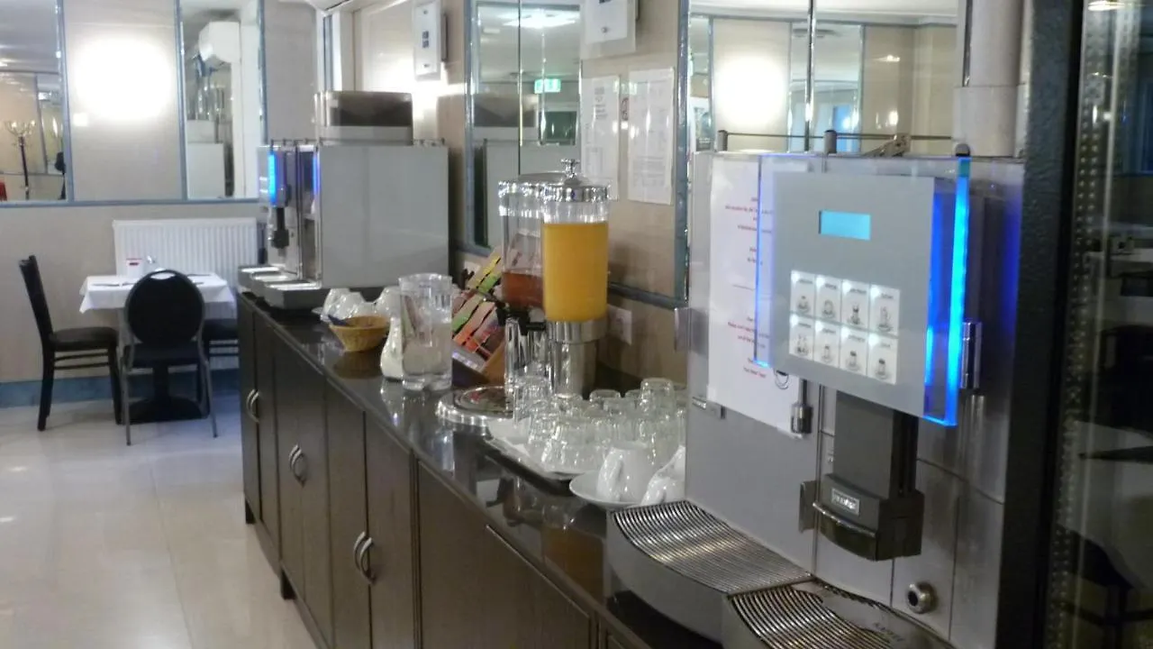 Hotel Donaustadt Kagran - At Metro U1 Viena 3*,  Austria